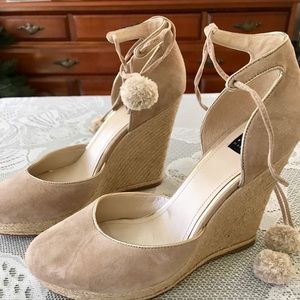 White House black market wedge